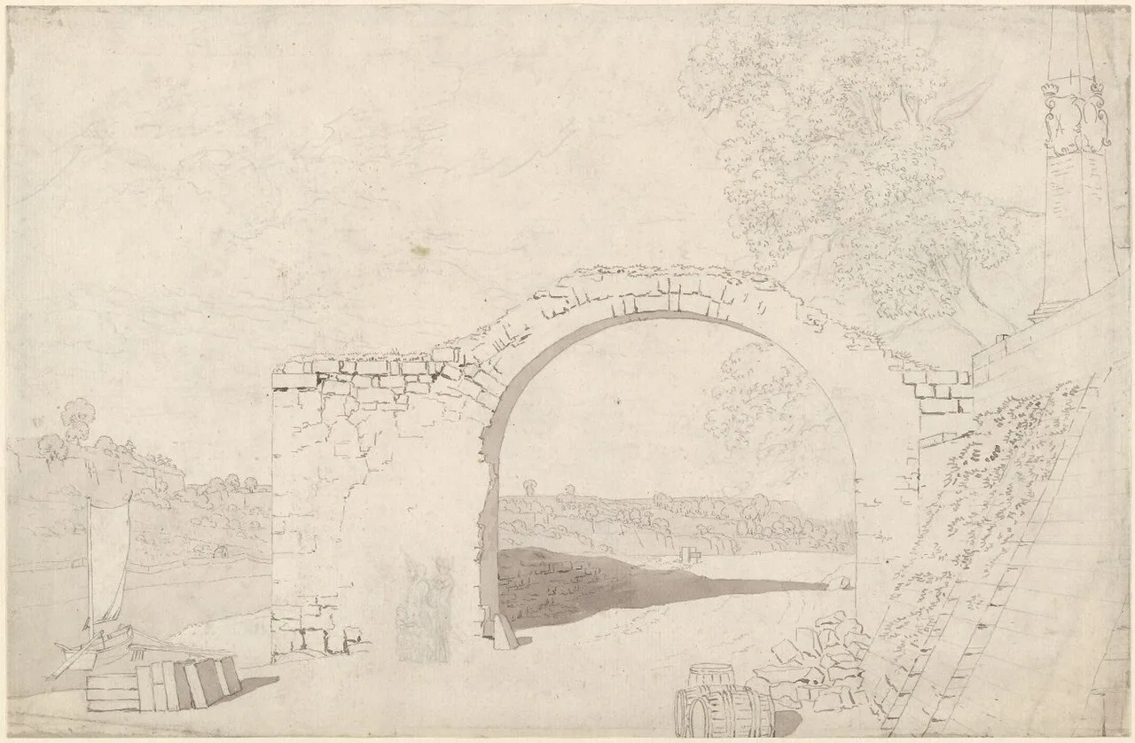 Straße an der Elbe mit verfallenem Torbogen