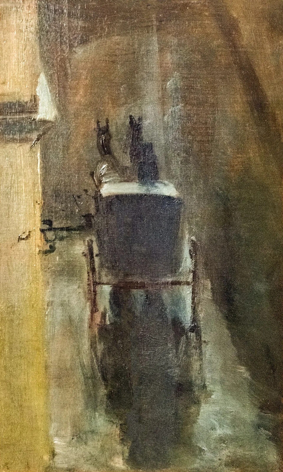 A harnessed coupe, seen from the rear