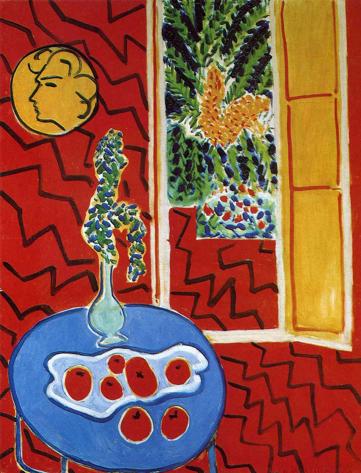 Intérieur rouge, nature morte sur table bleue