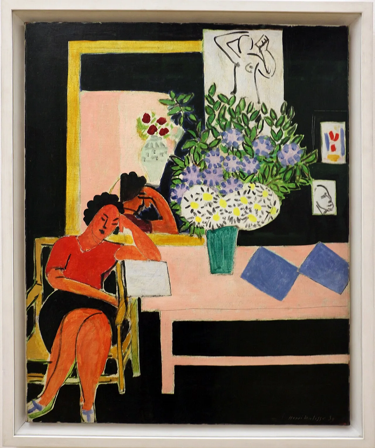 Liseuse sur fond noir