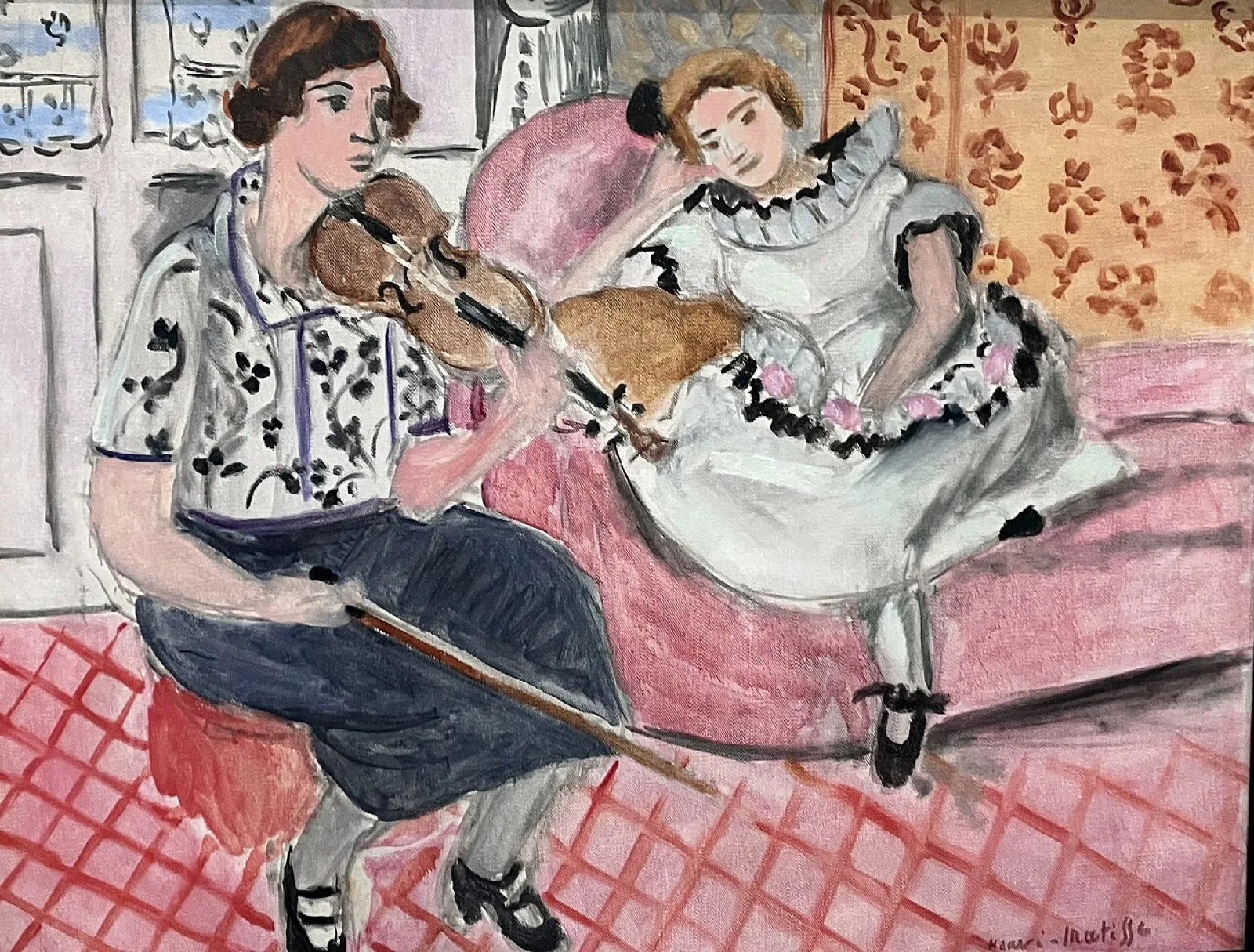 Violonist and young girl