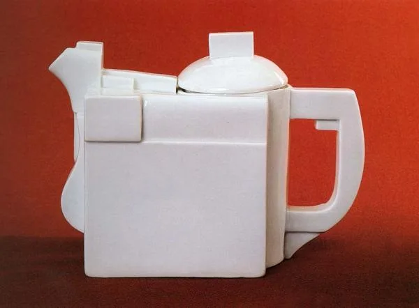 Jug with lid