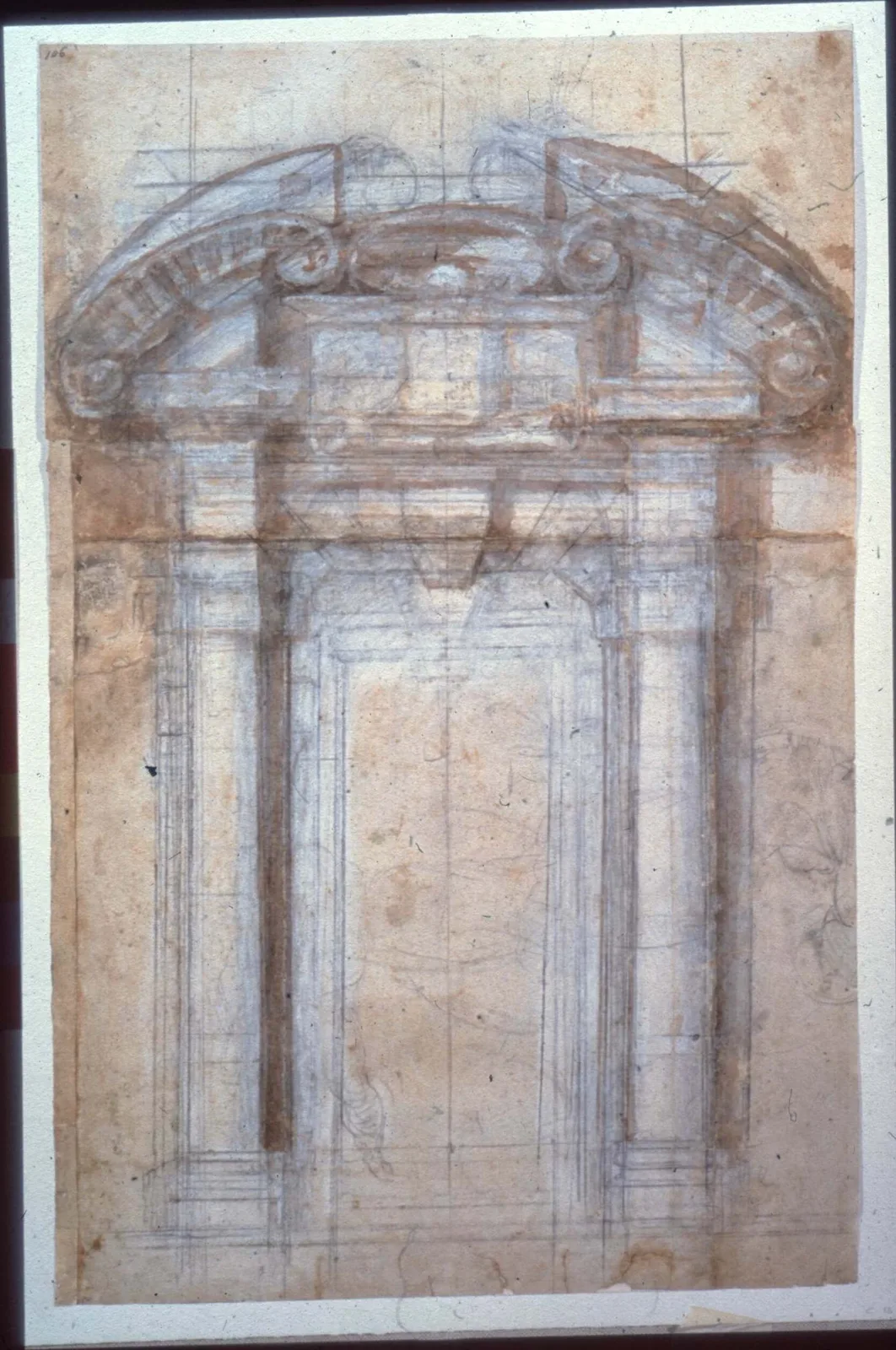 particolare di una finestra di Porta Pia (Casa Buonarroti)