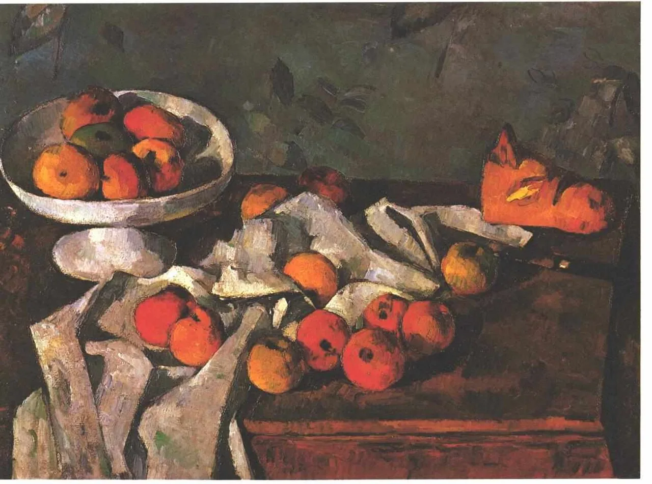 Compotier, pommes et miche de pain